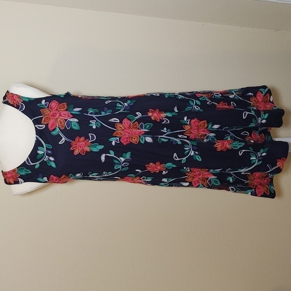 Signature by Robbie Bee Sleeveless Emroidered Women's Shift - Picture 2 of 5